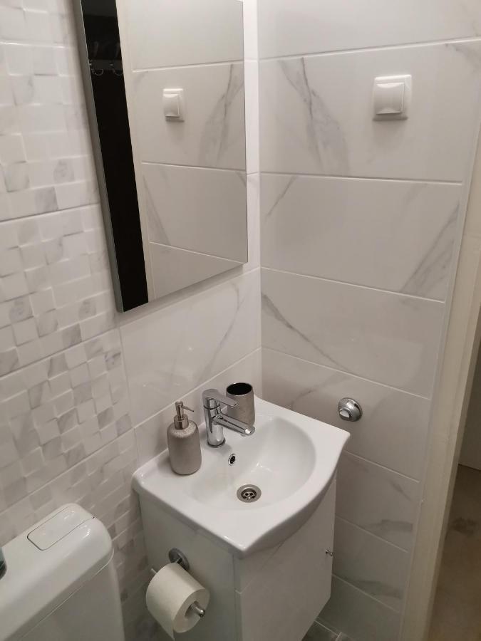 Apartmani Godinic Palit Exterior photo
